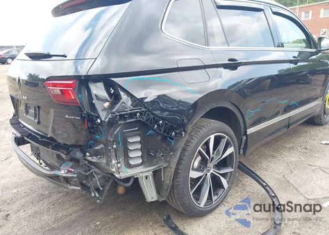 2023 Volkswagen Tiguan 2.0T Sel R-Line z USA, uszkodzony, nr VIN 3VV4B7AX7PM120676